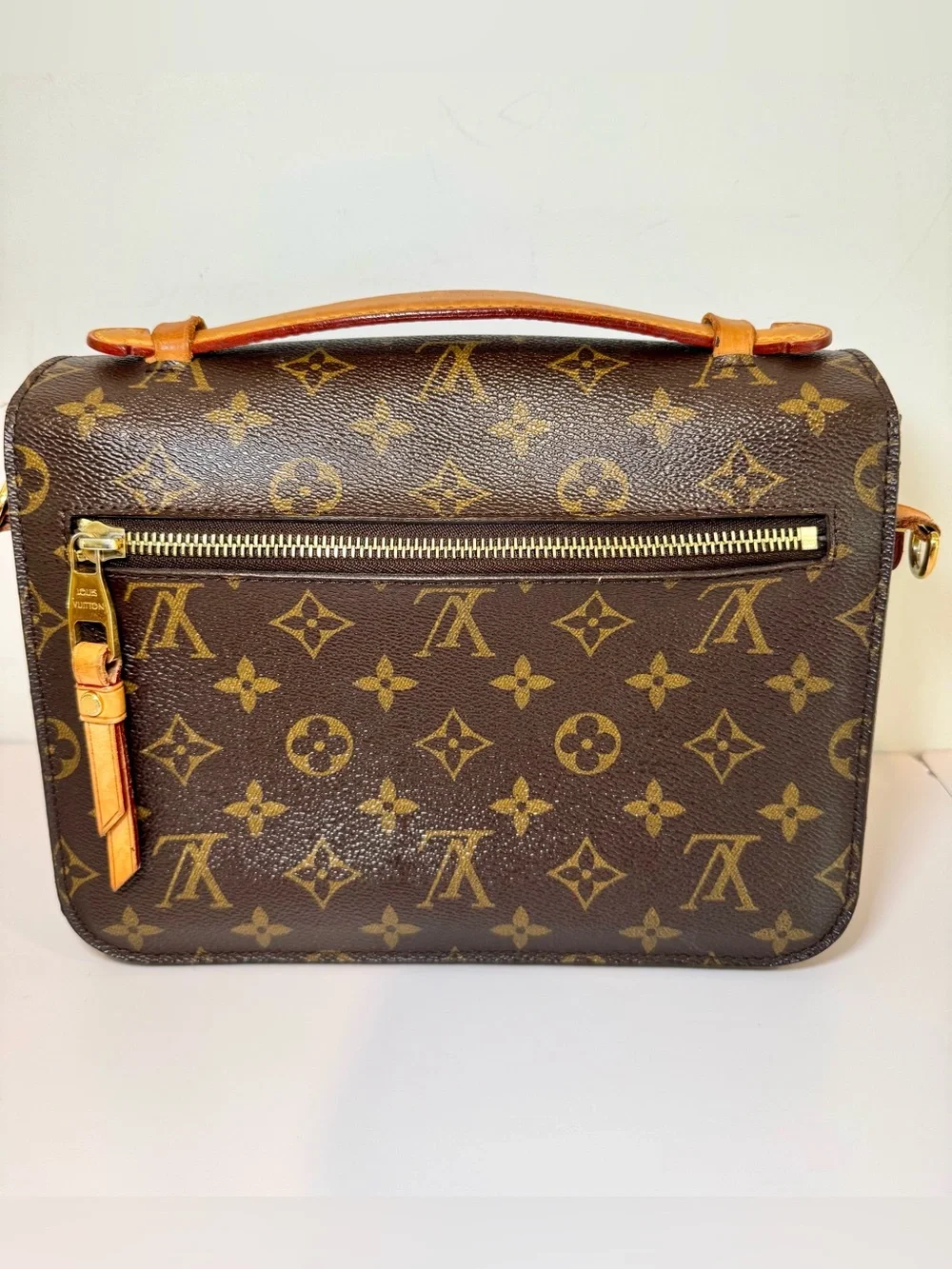 Louis Vuitton Pochette Métis Logo Monogram W Adjustable Shoulder Strap
